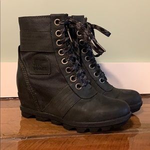Sorel Lexie wedges
